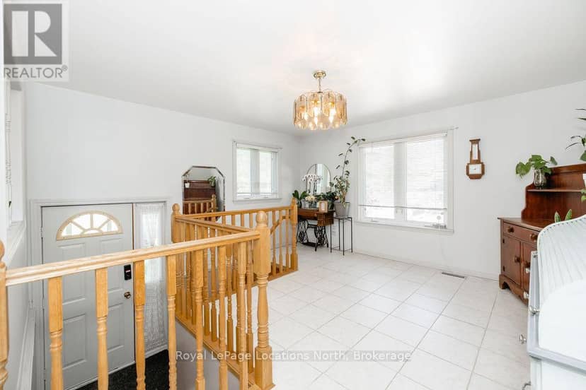 77 Laidlaw Street — photo 4 of 30