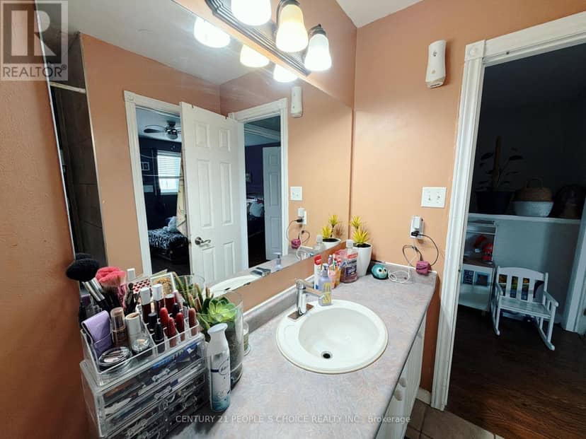 66 Michael Crescent — photo 28 of 40