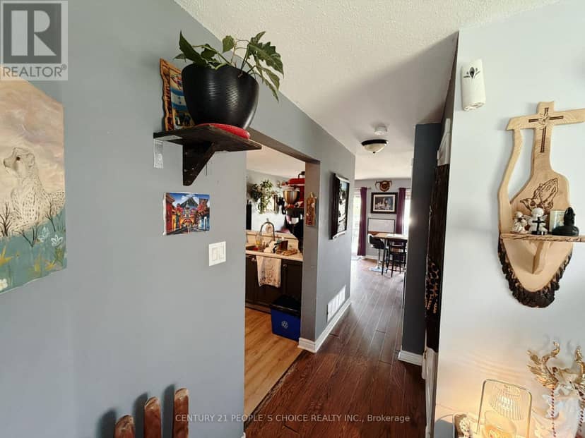 66 Michael Crescent, Barrie, photo 4