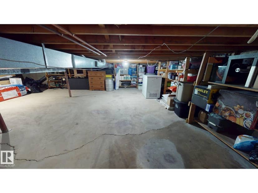 7935 22 AV NW — photo 14 of 26