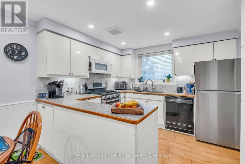 394 Sunset Boulevard — photo 11 of 38