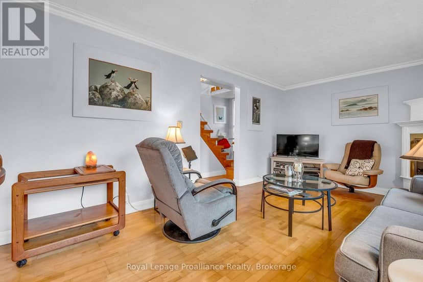 394 Sunset Boulevard — photo 4 of 38