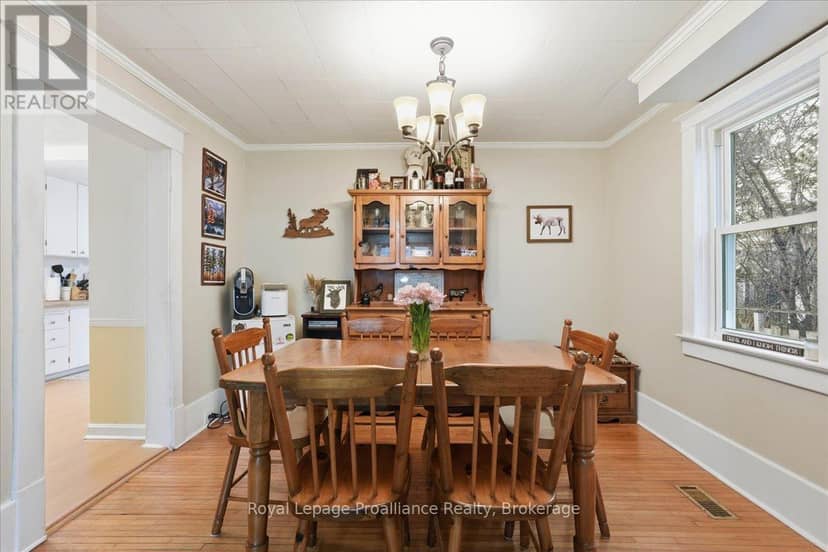 46 Victoria Street — photo 13 of 40
