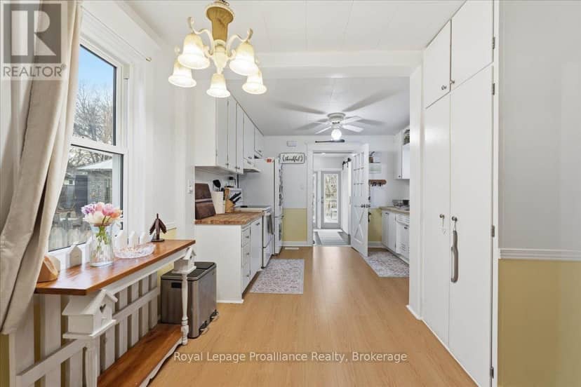 46 Victoria Street — photo 15 of 40