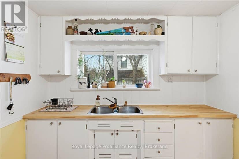 46 Victoria Street — photo 17 of 40