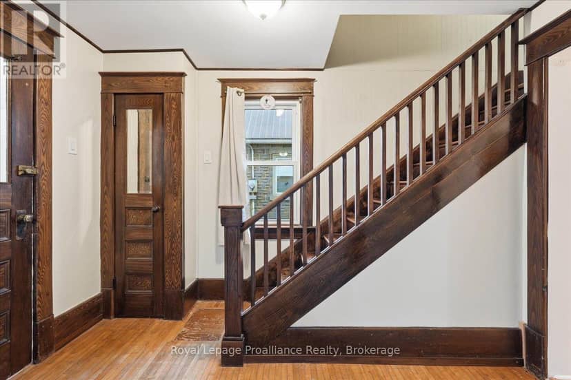 46 Victoria Street, Quinte West, photo 7
