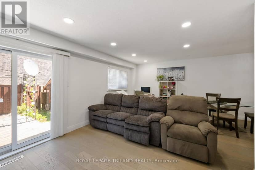 43 - 711 Osgoode Drive — photo 13 of 40