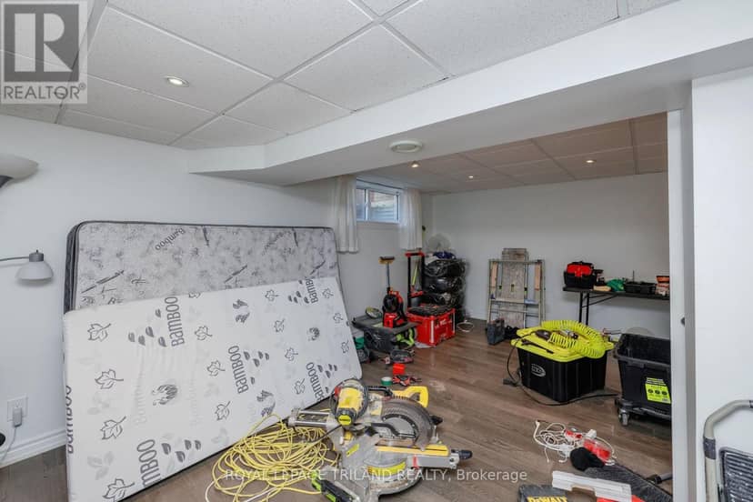 43 - 711 Osgoode Drive — photo 18 of 40