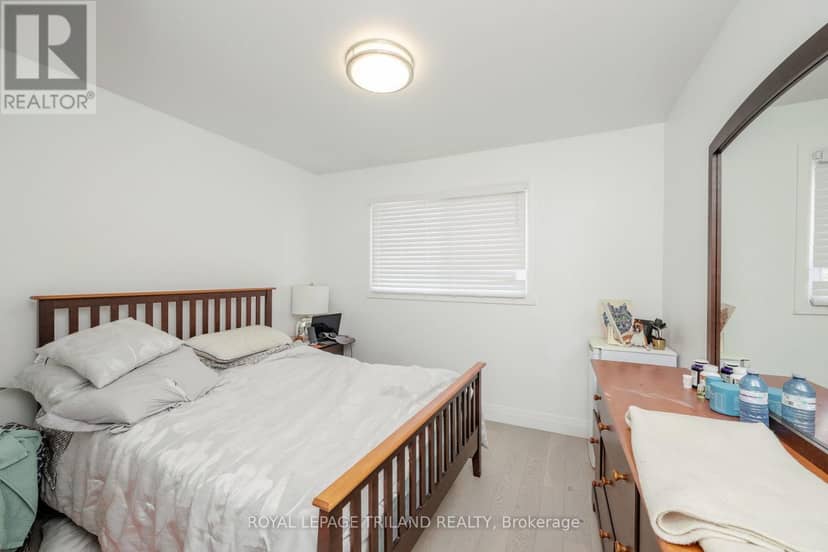 43 - 711 Osgoode Drive — photo 27 of 40