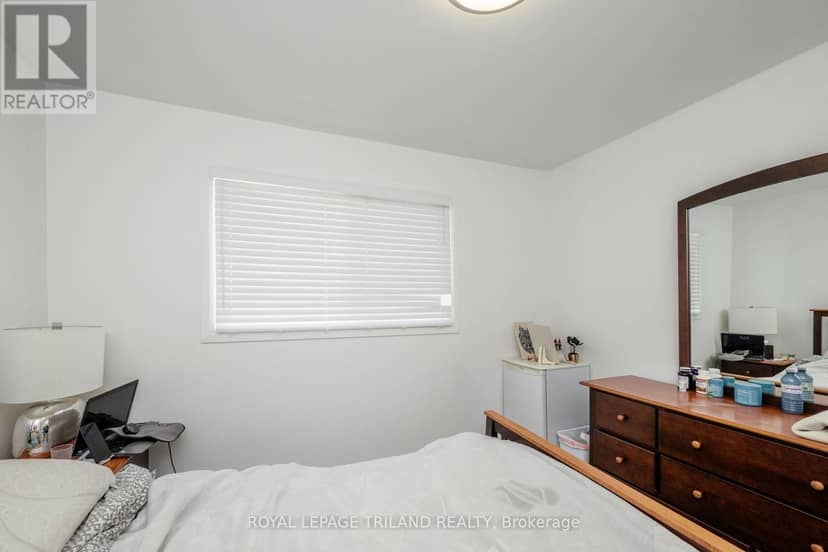43 - 711 Osgoode Drive — photo 28 of 40