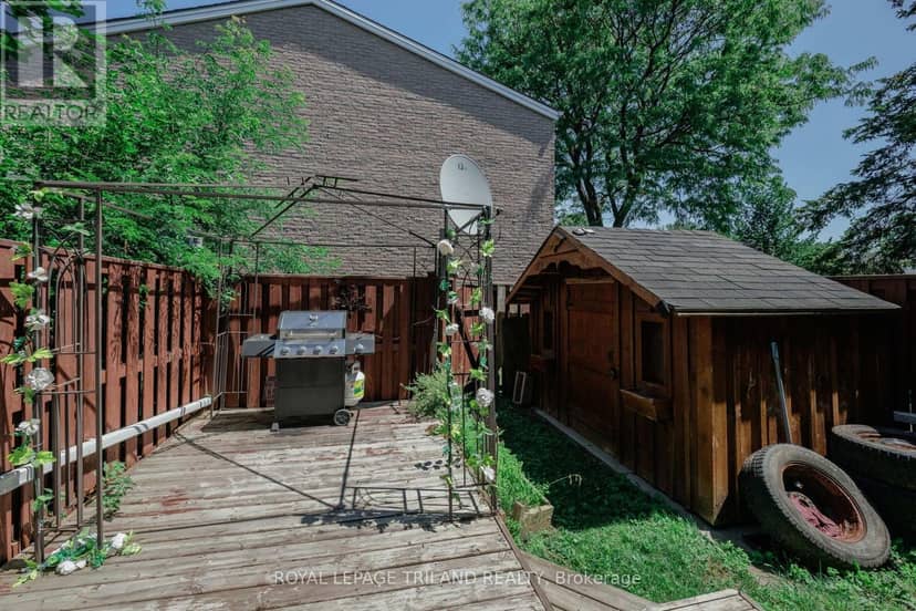 43 - 711 Osgoode Drive — photo 33 of 40