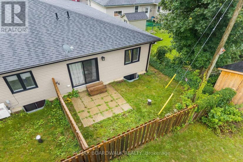 A - 32 David Street — photo 4 of 23