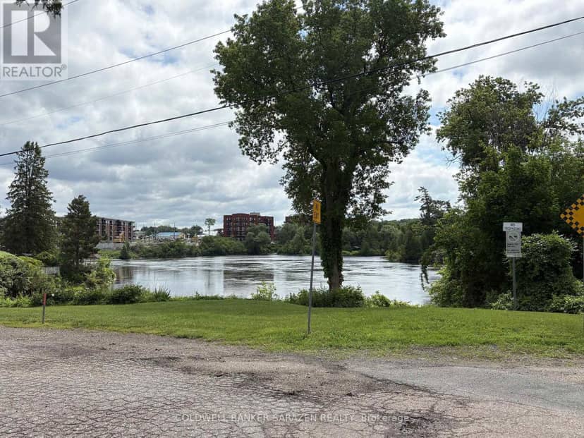 19 & 21 Rock Lane E, Arnprior, photo 2