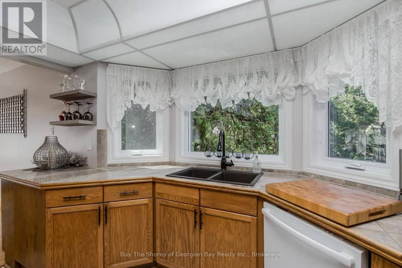 79 King Road — photo 18 of 40