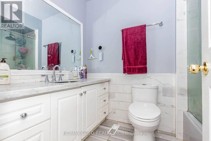 12 McCleave Crescent — photo 32 of 40