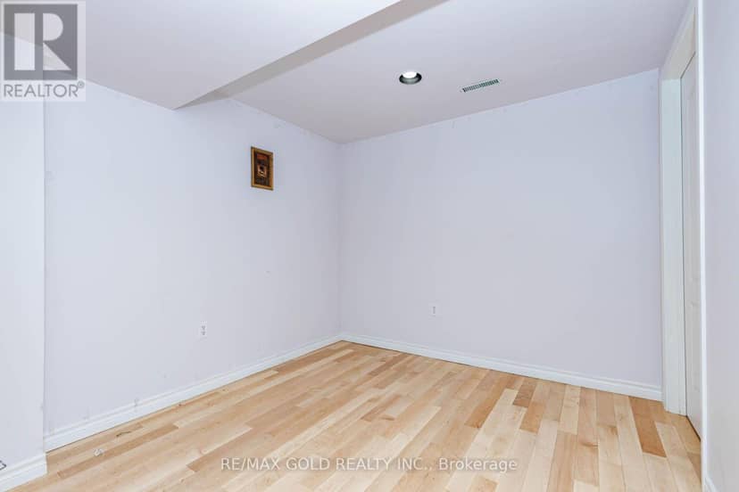 12 McCleave Crescent — photo 40 of 40