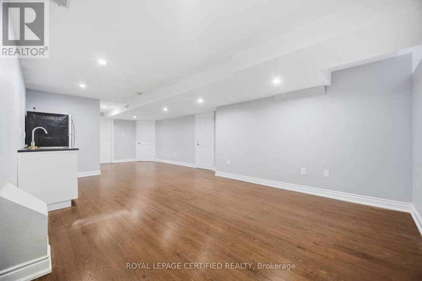 8833 Creditview Road — photo 37 of 40