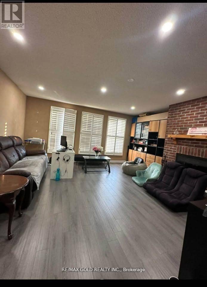 36 Windmill Boulevard — photo 10 of 27