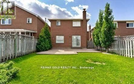 36 Windmill Boulevard — photo 2 of 27