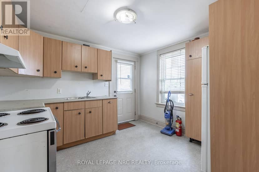 44 Carlisle Street — photo 13 of 34