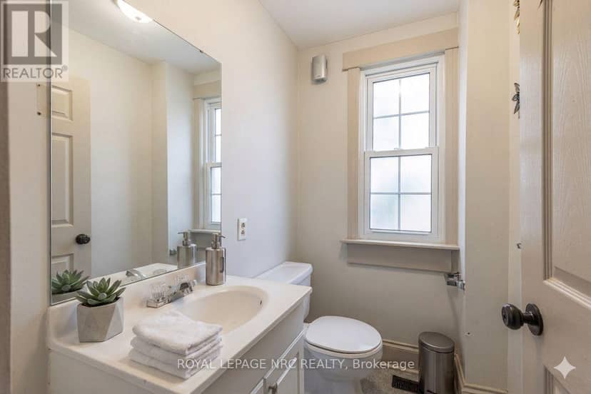 44 Carlisle Street — photo 15 of 34