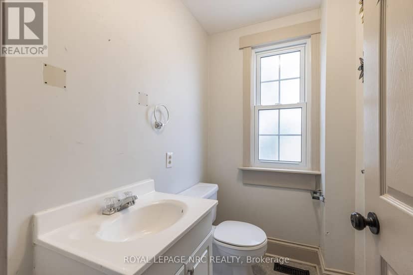 44 Carlisle Street — photo 16 of 34