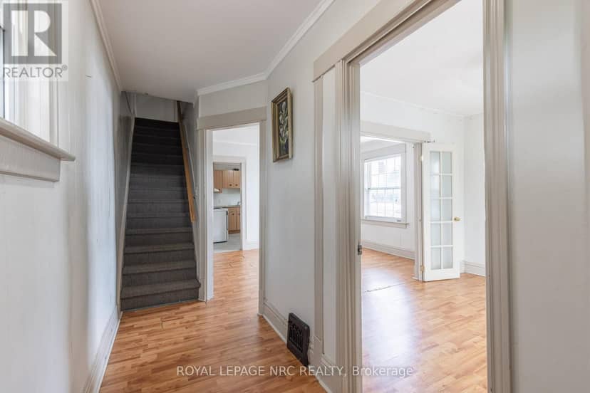44 Carlisle Street — photo 4 of 34