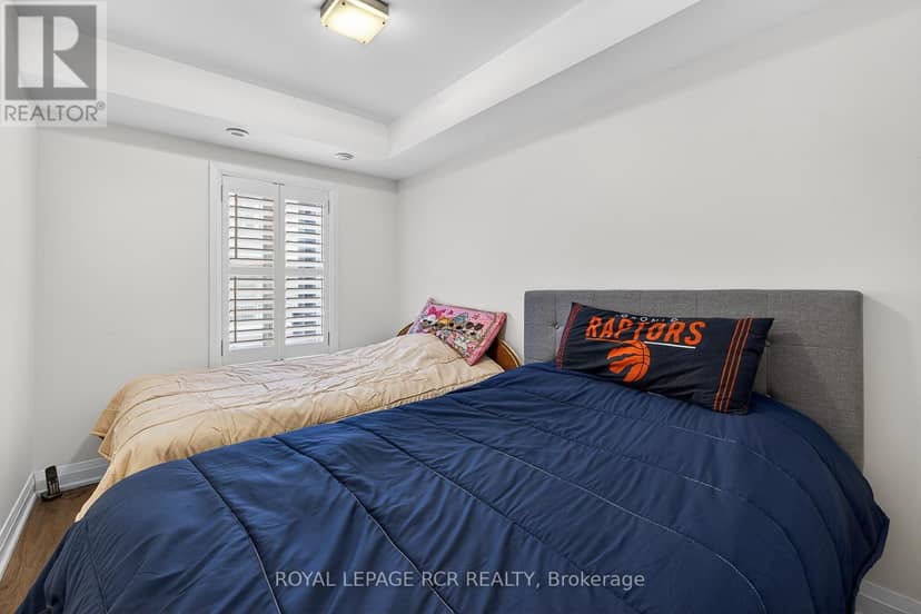 138 - 326 John Street — photo 30 of 31