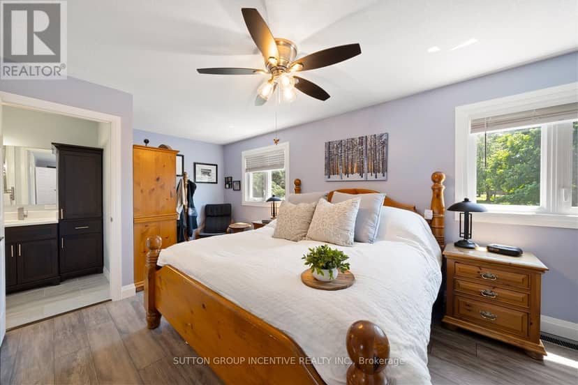 1277 Sunnidale Road — photo 13 of 40
