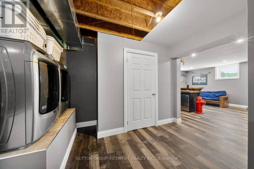 1277 Sunnidale Road — photo 33 of 40