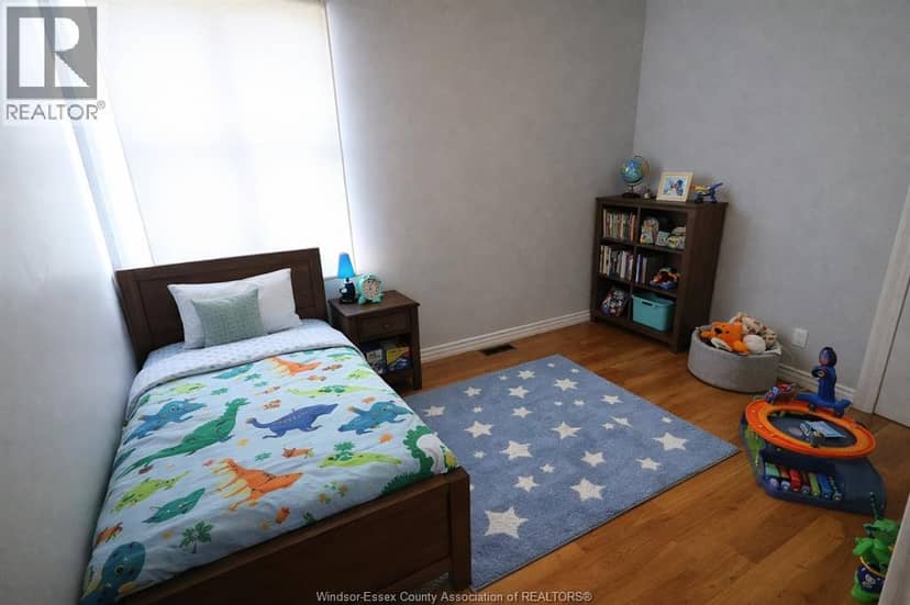 817 CHATHAM STREET East — photo 12 of 18