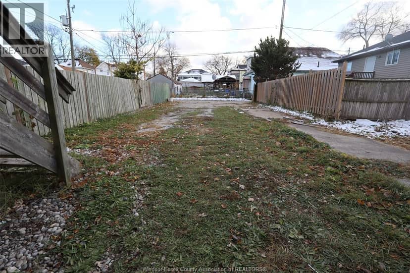 817 CHATHAM STREET East — photo 17 of 18