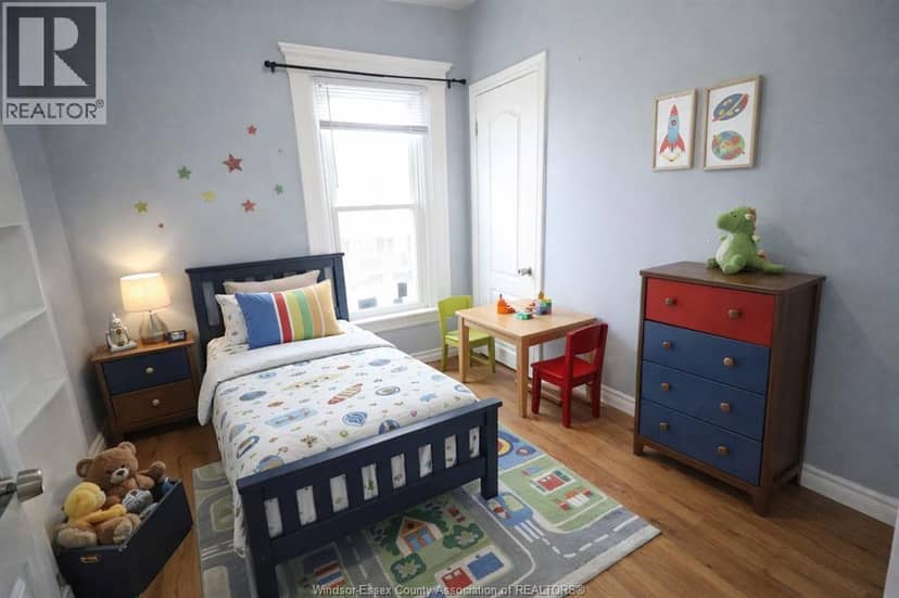 817 CHATHAM STREET East — photo 4 of 18