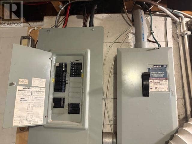 90 Henrietta AVE — photo 10 of 10