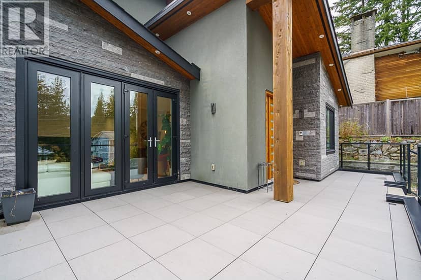 4365 MOUNTAIN HIGHWAY, North Vancouver, photo 2