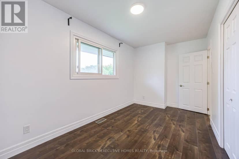 100 Lauris Avenue — photo 10 of 39