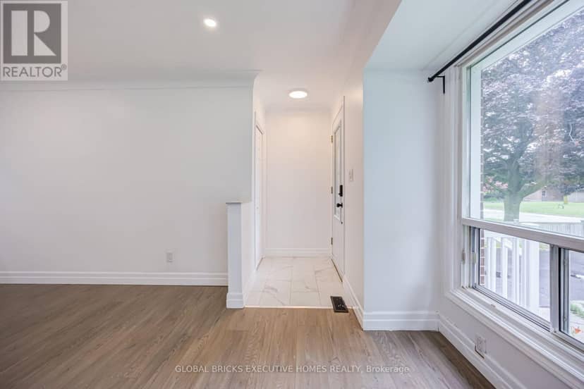 100 Lauris Avenue — photo 14 of 39
