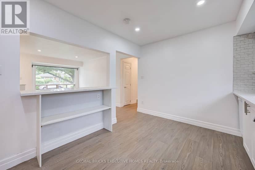 100 Lauris Avenue — photo 21 of 39