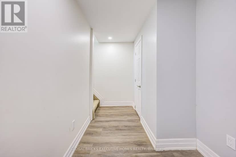 100 Lauris Avenue — photo 26 of 39