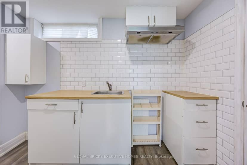 100 Lauris Avenue — photo 28 of 39