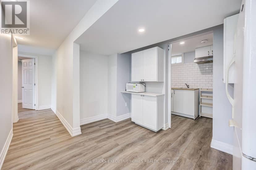 100 Lauris Avenue — photo 29 of 39