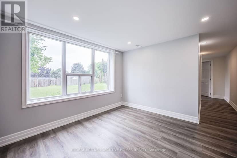 100 Lauris Avenue — photo 32 of 39
