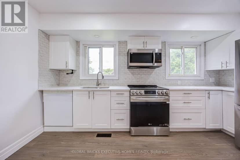 100 Lauris Avenue — photo 4 of 39