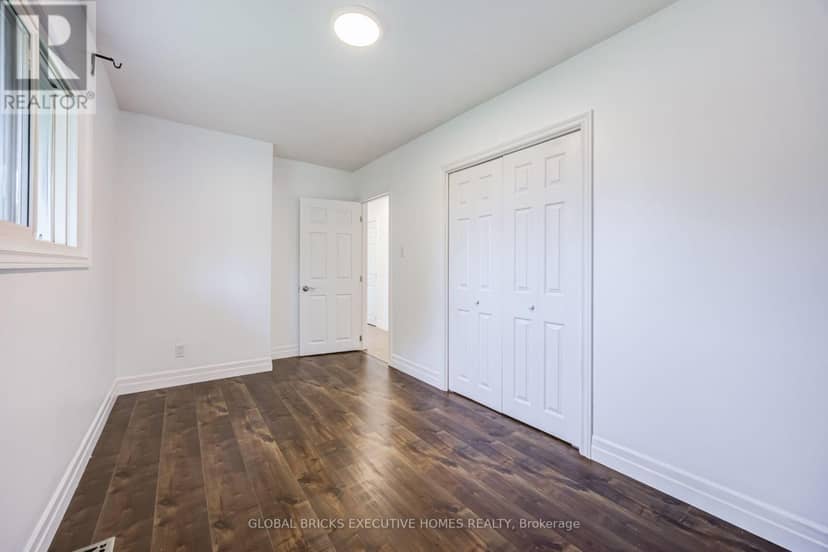 100 Lauris Avenue — photo 6 of 39