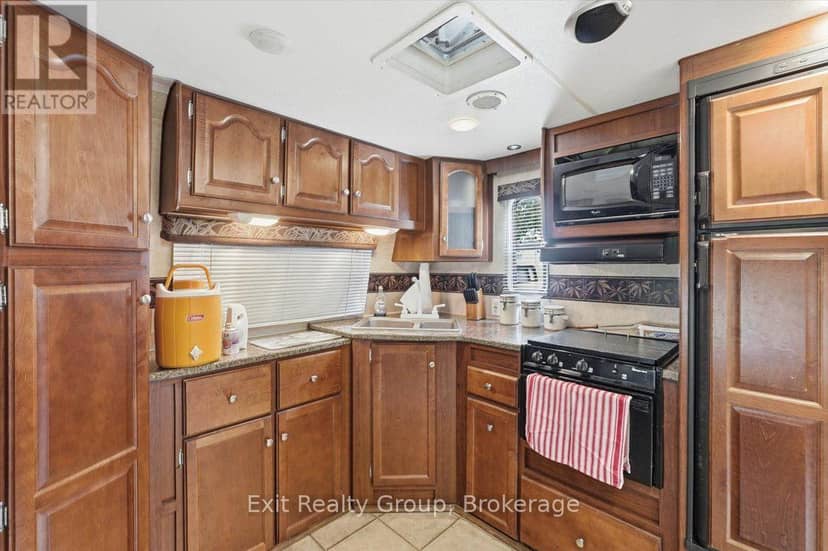 71 Cooke Lane — photo 9 of 37