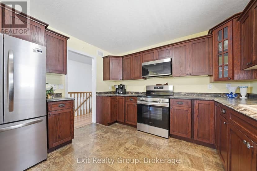 23 Mount Grove Crescent — photo 19 of 40