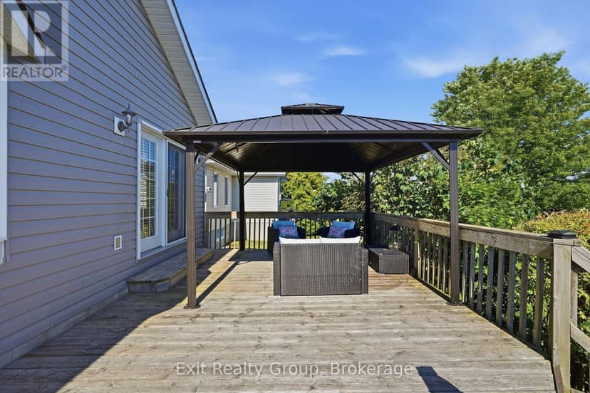 23 Mount Grove Crescent — photo 40 of 40
