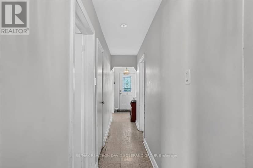 19 Wigan Crescent — photo 5 of 24