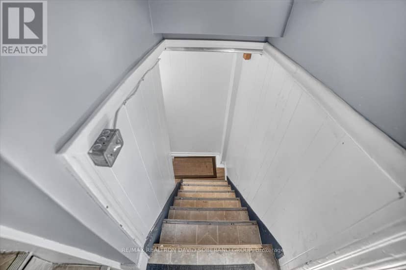 19 Wigan Crescent — photo 14 of 24