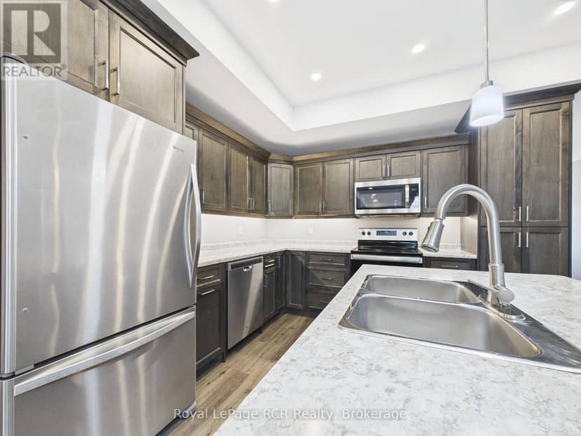 36 Jordan Crescent — photo 11 of 31